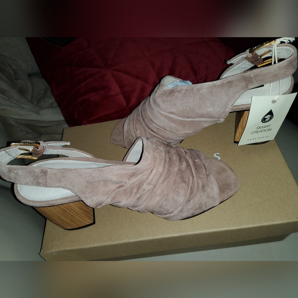 🤎🤎🤎Sanctuary Taupe Suede Mules